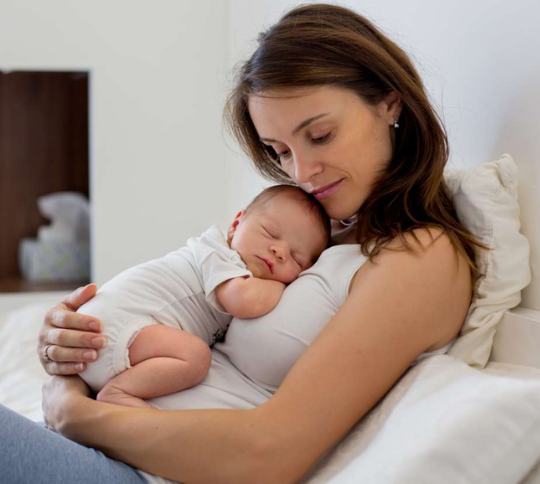 The Essentials Every New Mom Needs in Her Postpartum Kit